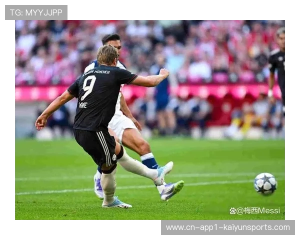 拜仁定位球战术高效，迪亚斯头球破门显训练成果